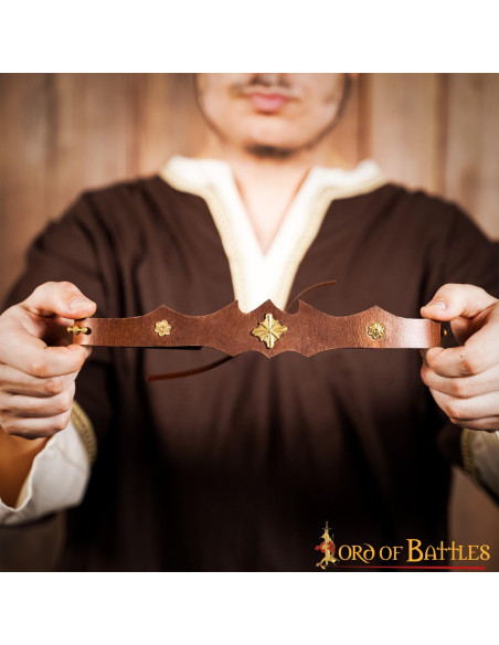 Diadema in cuoio e ottone per...