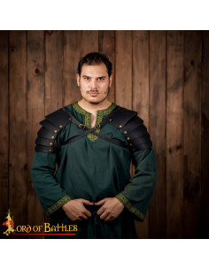 Spalline in pelle vichinghe per LARP e teatro 2