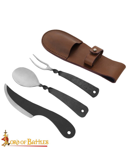 Set di posate medievali in acciaio...