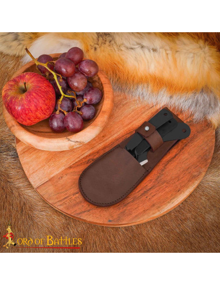 Set di posate medievali in acciaio...