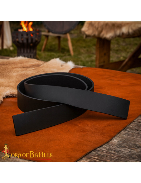 Striscia in pelle genuina per cintura...