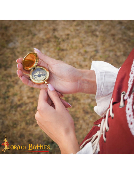 Bussola da tasca in ottone medievale...