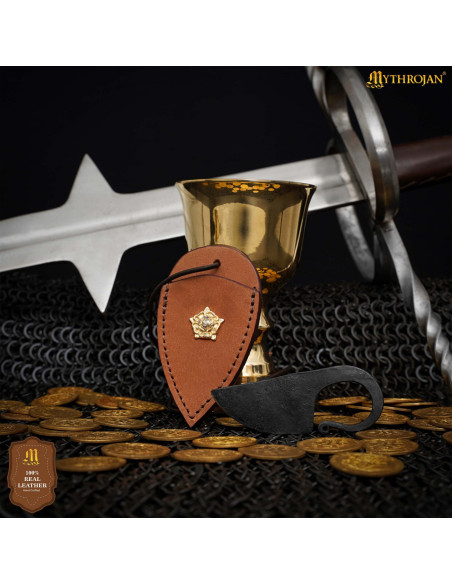 Coltello in ferro battuto con fodero...