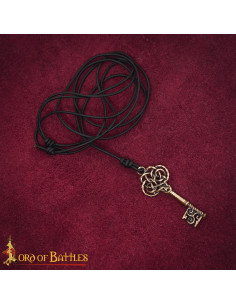 Pendente medievale in bronzo fuso, forma di chiave 2