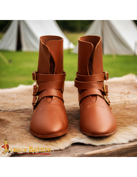 Stivaletti medievali in cuoio marrone...