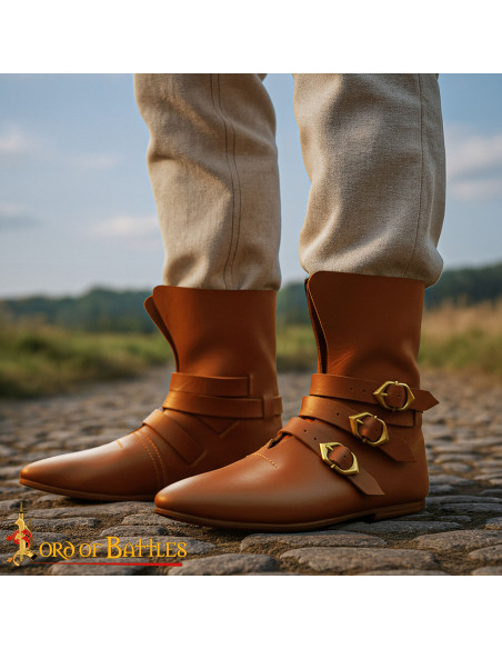 Stivaletti medievali in cuoio marrone...