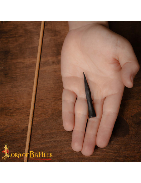 Punta di freccia in ferro battuto...