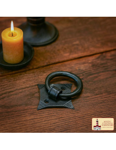 Maniglia medievale in ghisa per armadietti e cassetti 2