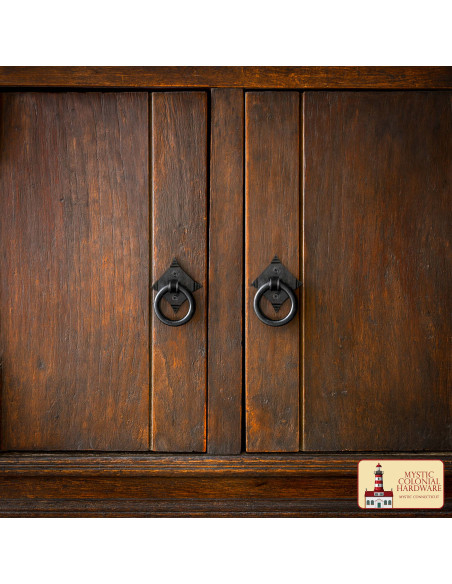 Maniglia medievale in ghisa per...