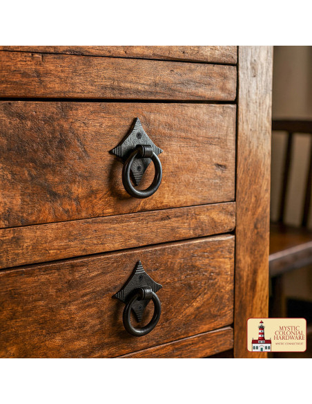 Maniglia medievale in ghisa per...