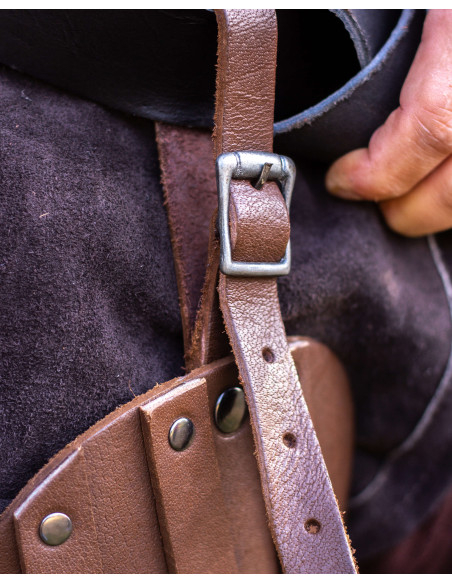 Protezione medievale per coscia...