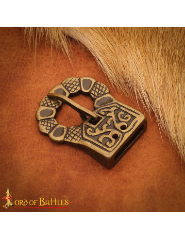 Fibbia medievale gotica in ottone invecchiato per cintura