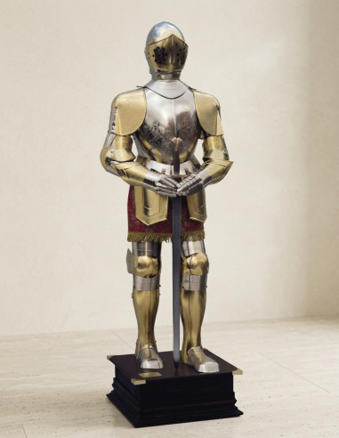 Armatura naturale in argento e oro con incisioni