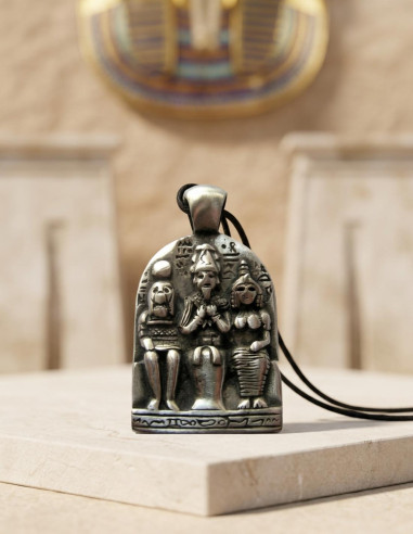 Ciondolo triade egizia