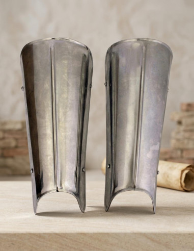 Schinieri in metallo con cinghie