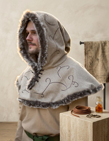 lacci del cappuccio medievale