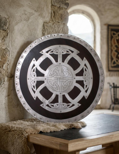 Scudo vichingo in legno e acciaio