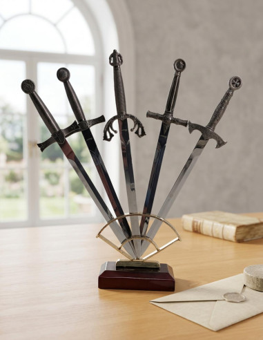 Set di 5 tagliacarte storici medievali con supporto, finitura nichelata