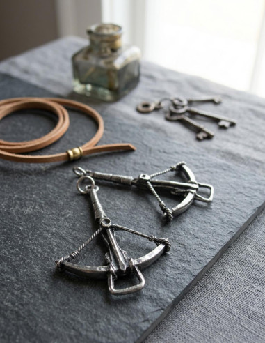 Ciondolo medievale 1 balestra