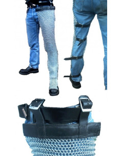 Gambe di cotta di maglia medievali