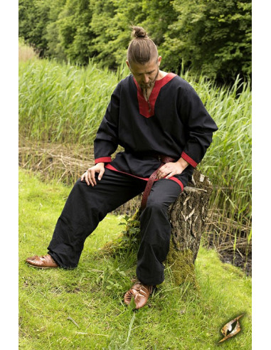 Epica tunica medievale