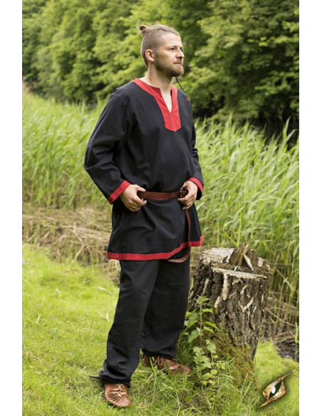 Epica tunica medievale