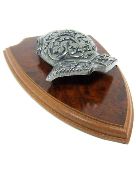 Panoplia con corazza e 2 spade