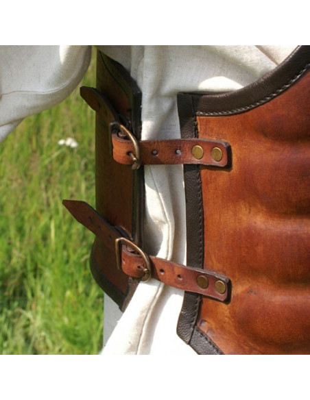 armatura romana muscolosa