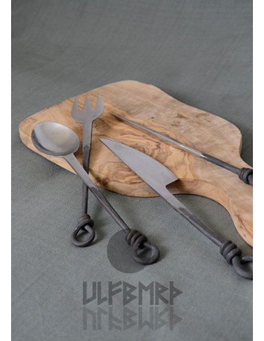 Set di posate medievali