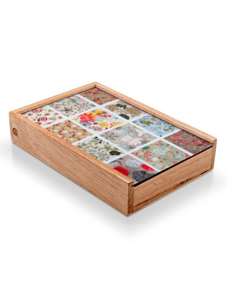 Scatola da gioco medievale: carte, yo-yo, domino, bastoncini, biglie, jack