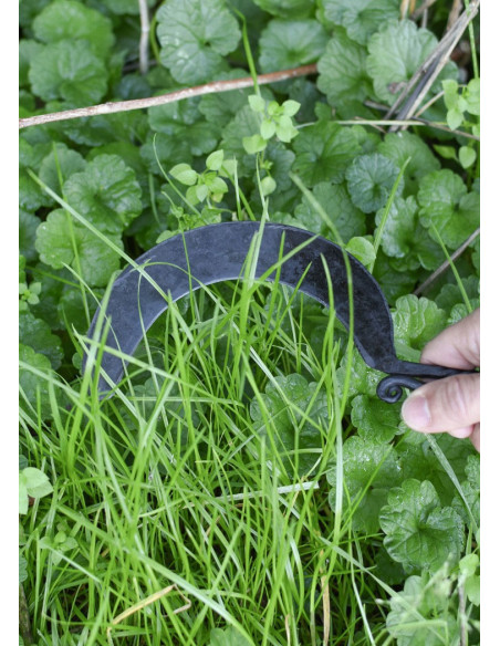 Falce d'acciaio forgiata medievale