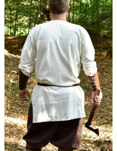 Tunica medievale bianca, Gunther