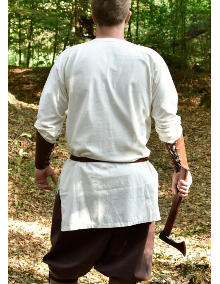 Tunica medievale bianca, Gunther