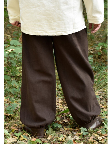 Pantaloni larghi medievali, Hermann