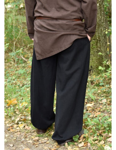 Pantaloni larghi medievali, Hermann