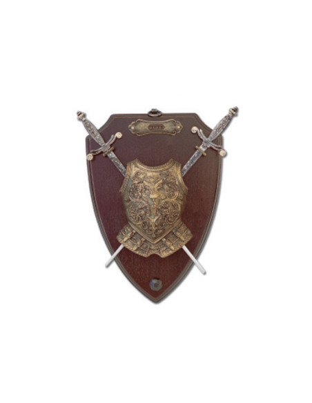 Panoplia con spade e corazza