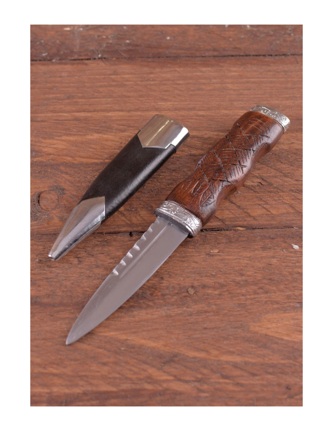 https://www.negozio-medievale.it/24041-thickbox_default/pugnale-scozzese-sgian-dubh-coltello-nascosto.jpg