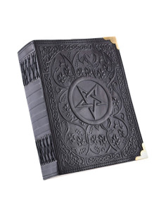 Diario medievale con pentagramma