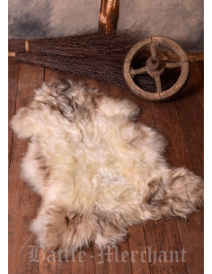 Pelle di pecora nordica di colore chiaro, 110 cm.
