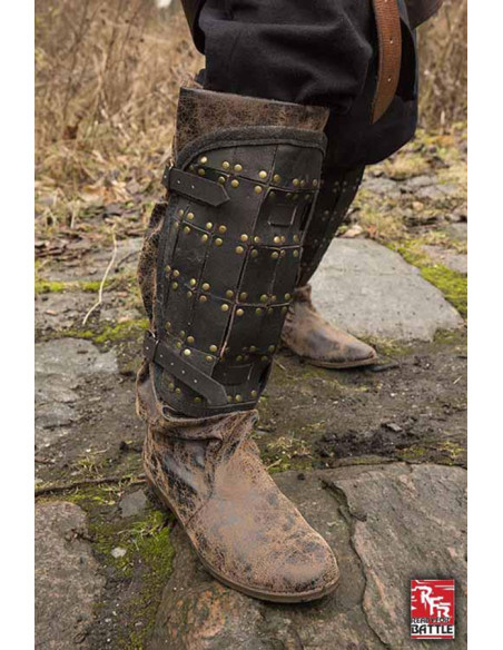 Schinieri in pelle da soldato medievale