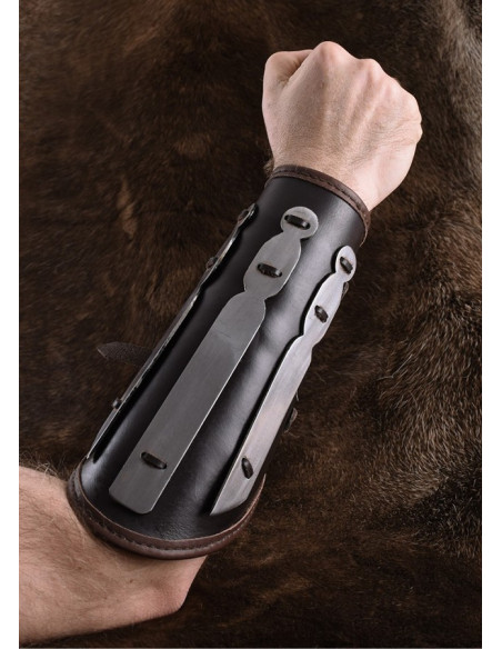 Bracciale in pelle rinforzata in metallo