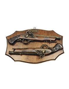 panoplia di legno con pistole