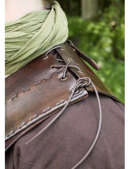 Armatura di cuoio con rinforzi...