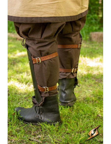 Schinieri da esploratore medievale,...