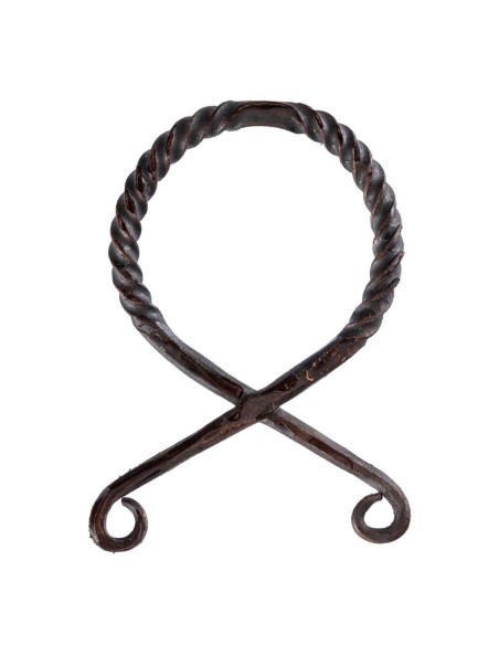 Grande ciondolo a forma di croce...