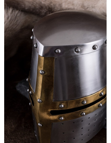 Grande elmo medievale, XIV secolo,...