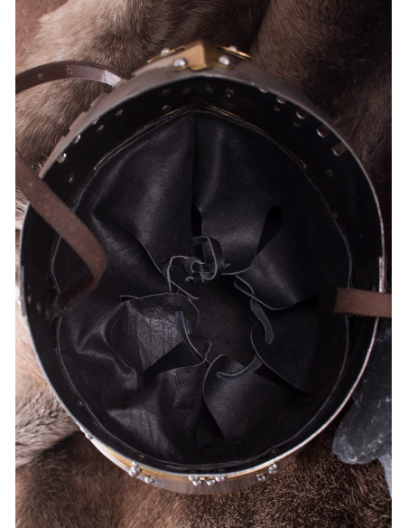 Elmo crociato con finiture in ottone,...