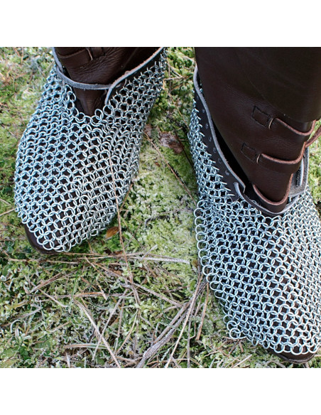 Calzari in cotta di maglia con lacci...