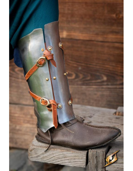 Renegade Adventurer Greaves, finitura...