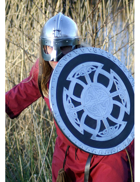 Scudo vichingo in legno e acciaio Scudo vichingo in legno e acciaio
